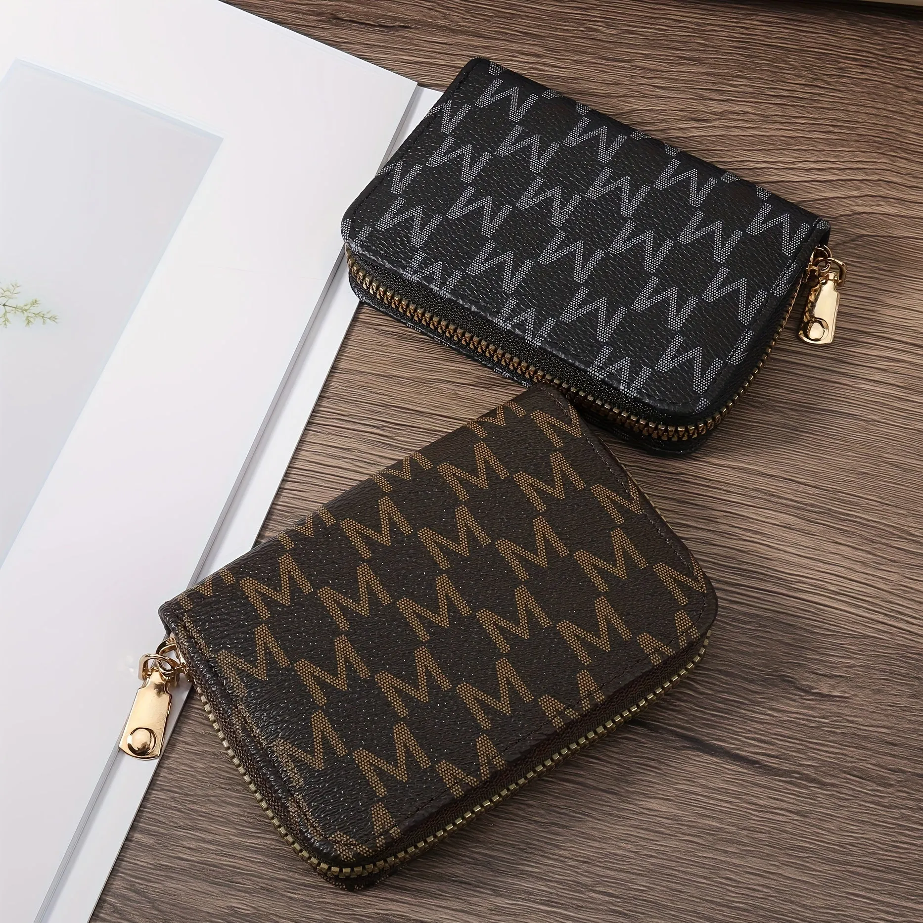 Compact PU Leather Card Holder with Zipper for Keys  Cash