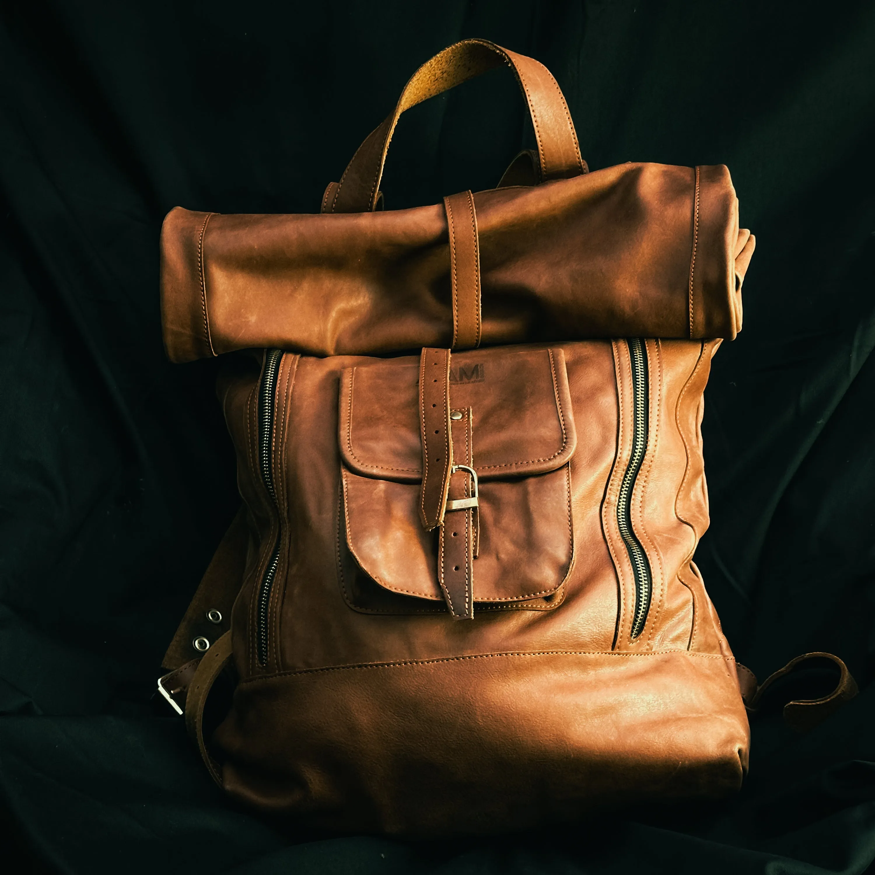 Men's Full Grain Vegetable Tanned Leather Travel Backpack